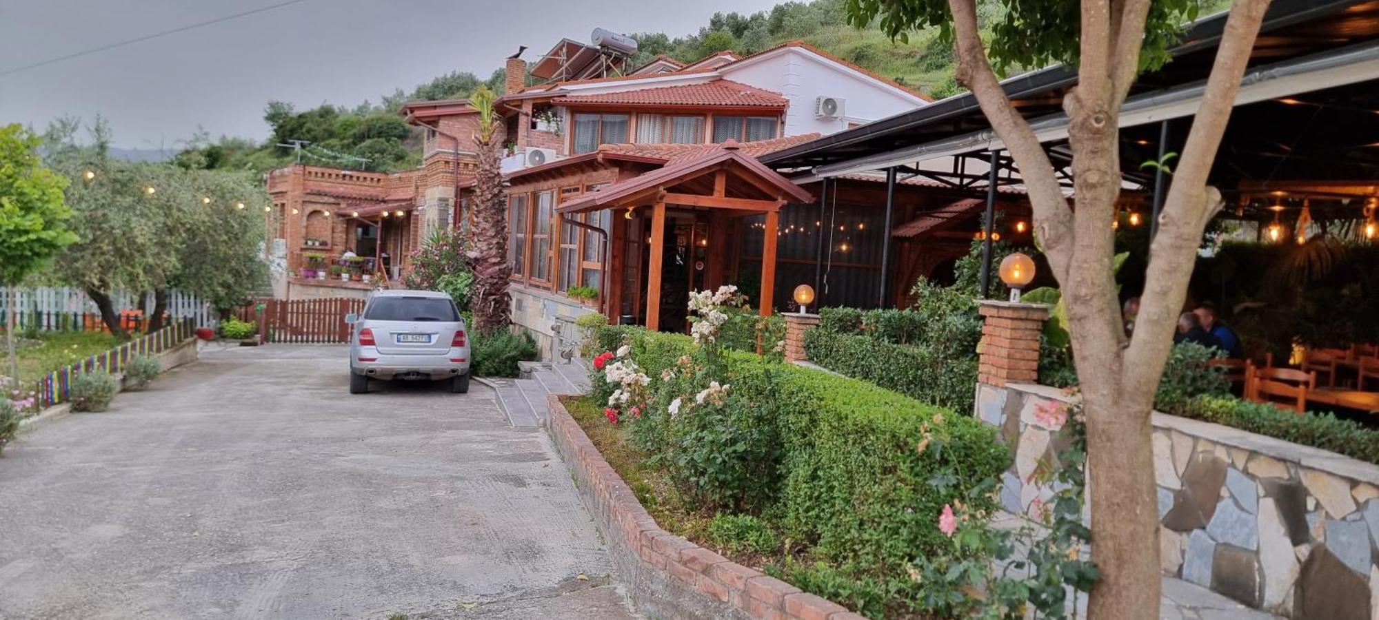 Salillari Guest House Berat Luaran gambar