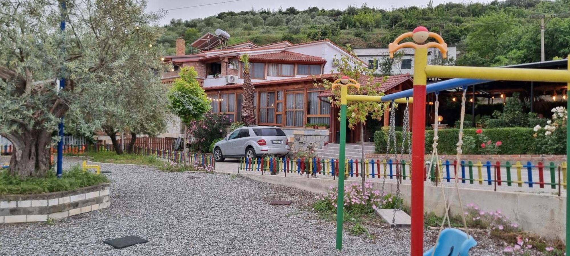 Salillari Guest House Berat Luaran gambar